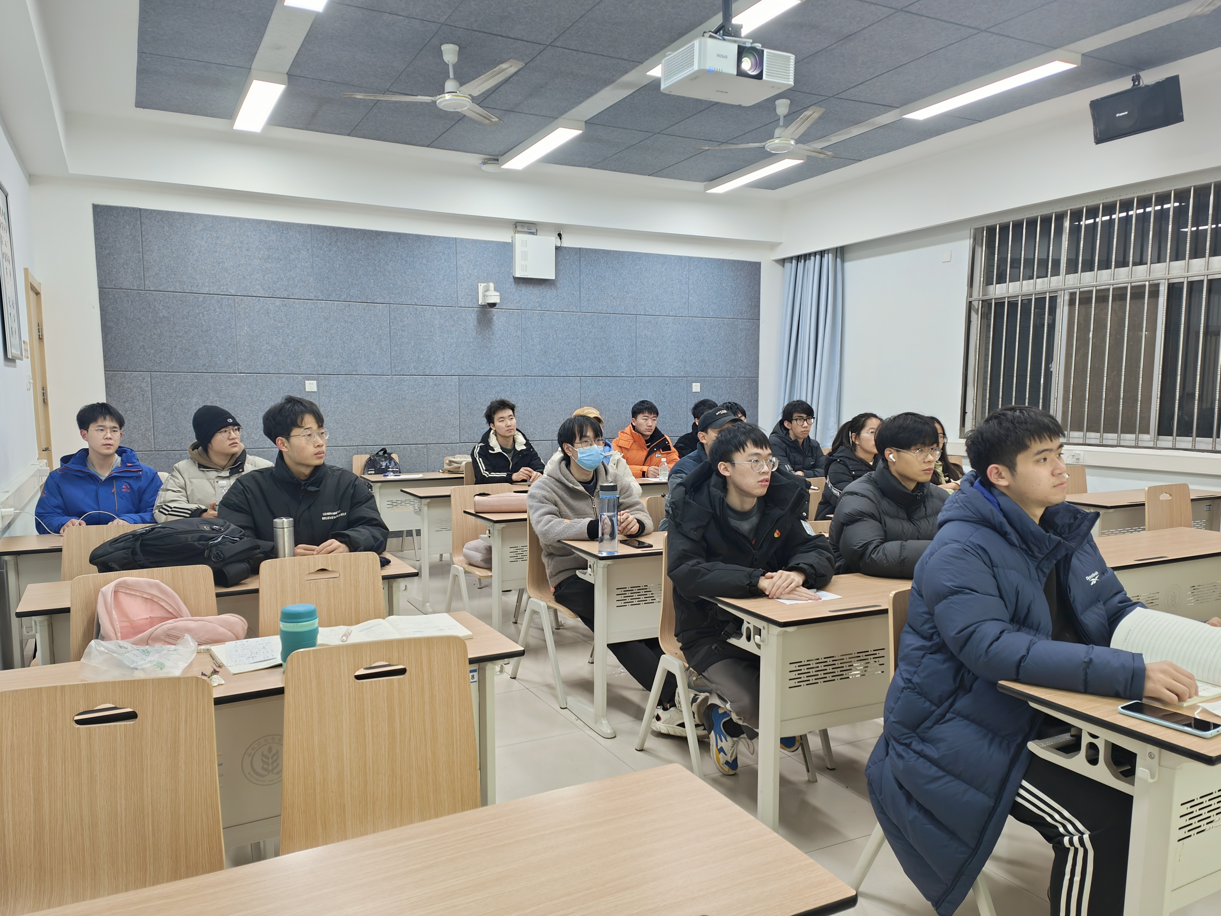 【机电本科生第一党支部】“学习习近平总书记91成人
宣传思想文化工作的重要指示精神理论学习”专题政治理论学习图片4.jpg