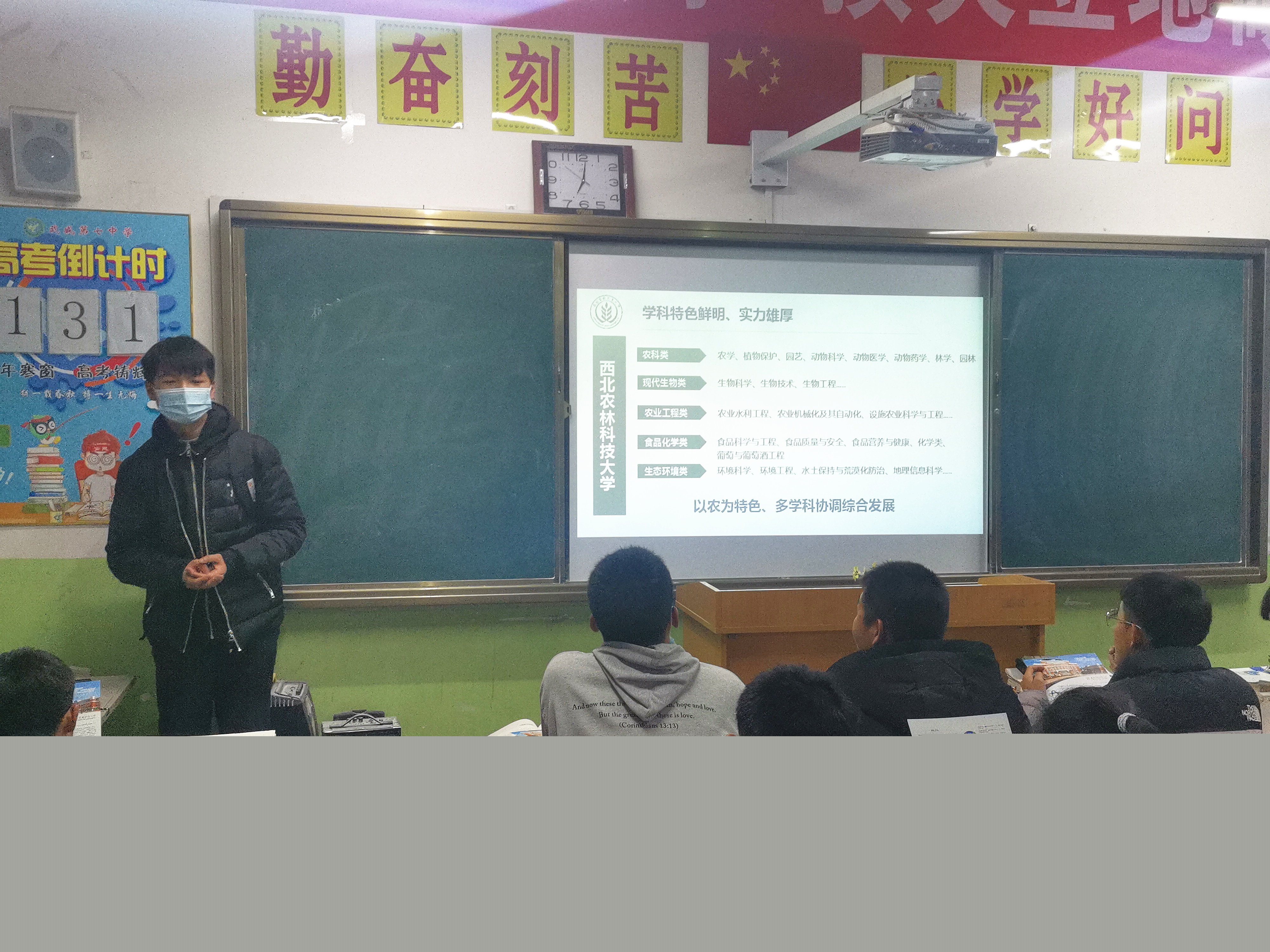 ee6acd79929d40df91573ab32b4841d0.jpg
