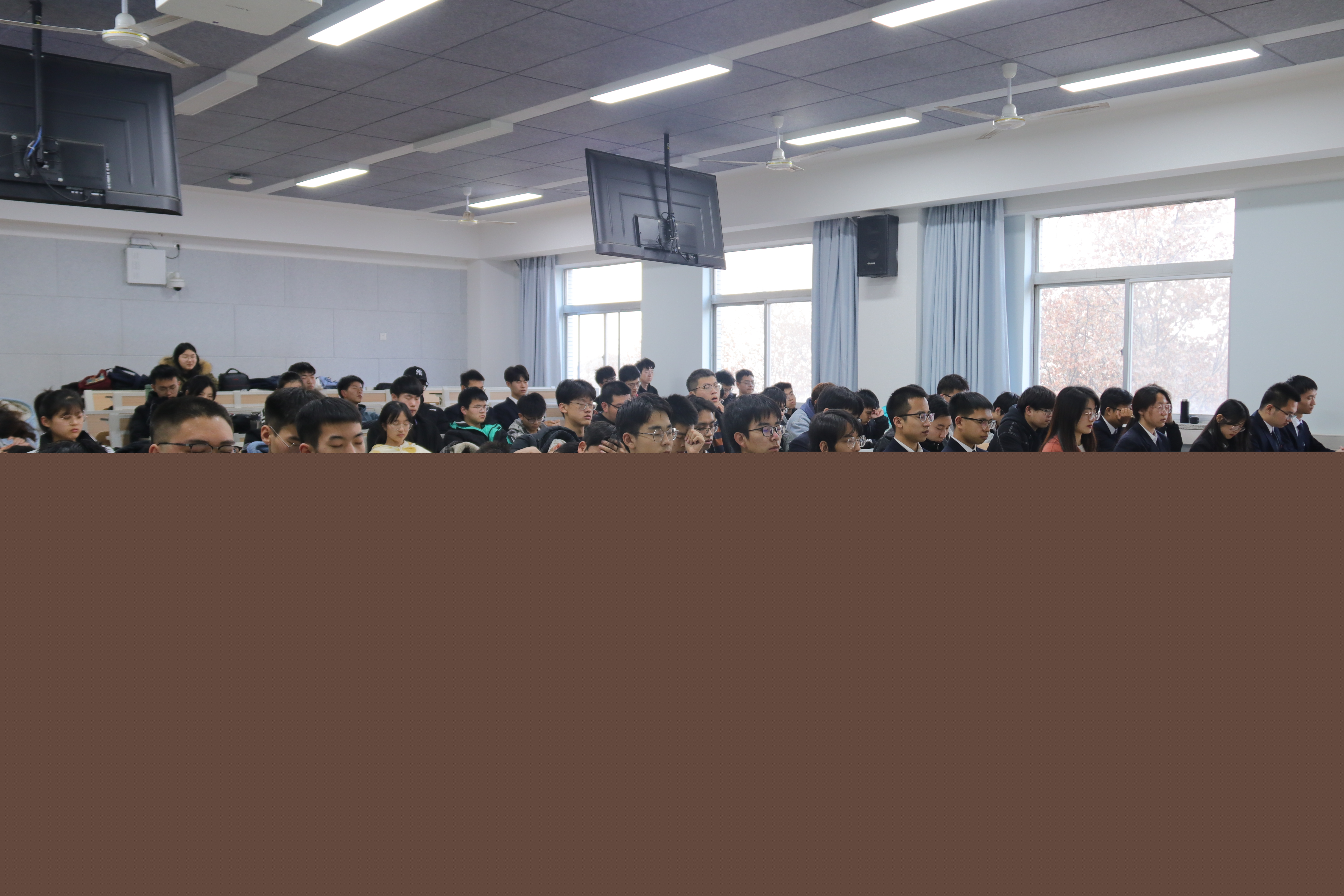 b1a02d5618c447918988744f3ef7027b.jpg